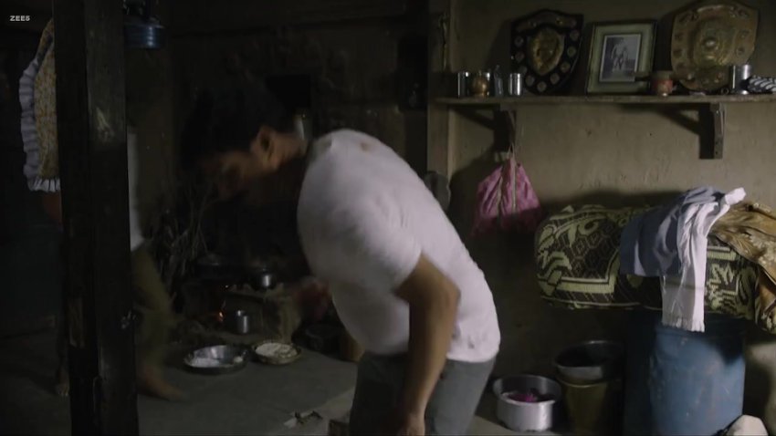 @BollyWeeBHolly Nude 2018 Hindi 720p Zee5 WEB-DL AAC 2.0x264-mkv.mkv